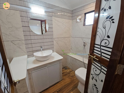 washroom in kerala houseboat