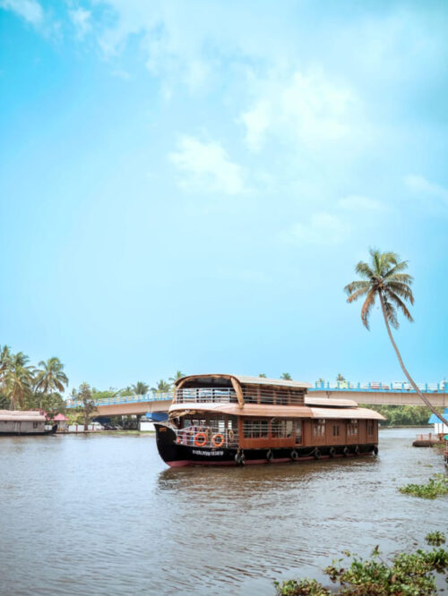 2 bedroom houseboat in alleppey booking