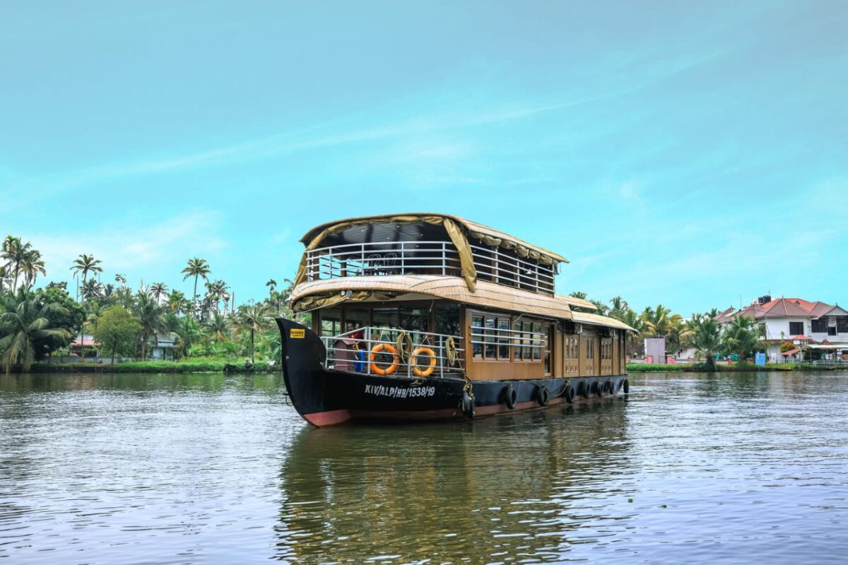 houseboat in alleppey kerala