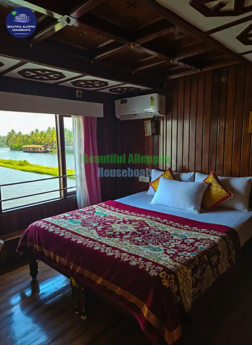 1-bedroom-Private-Deluxe-AC-houseboat-in-alleppey
