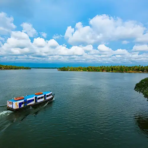 Kollam Ashtamudi Lake Houseboat