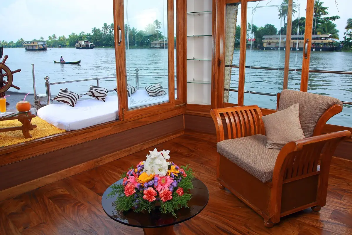 2 Bedroom Glass Covered Houseboat