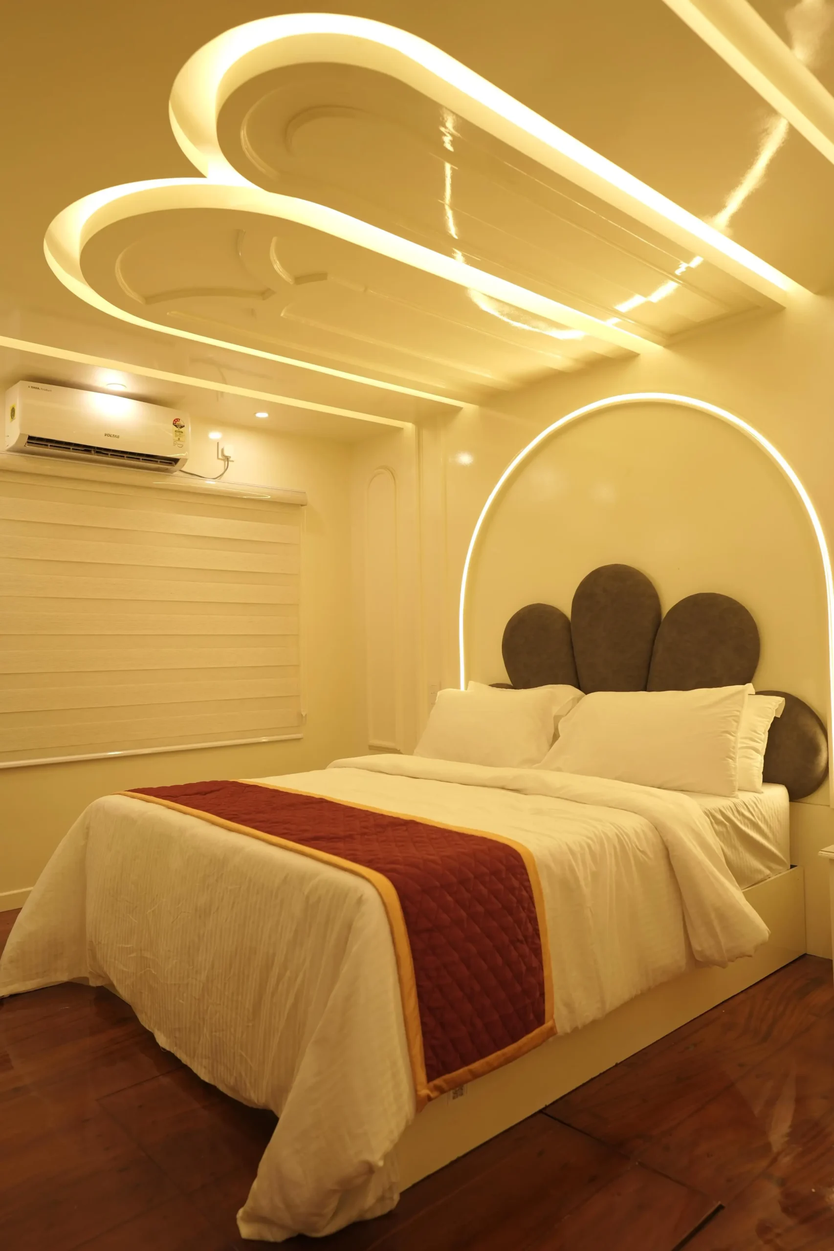 Kingster 5 Bedroom Premium Houseboat (8)